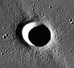 Humason krateri AS15-P-0357.jpg