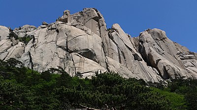 Ulsanbawi-klipporna i Seoraksan nationalpark