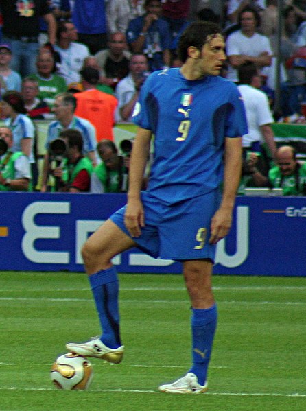 File:Italy vs France - FIFA World Cup 2006 final - Luca Toni.jpg