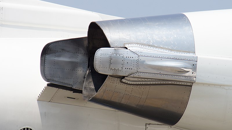 File:JASDF U-4(05-3255) Rolls-Royce Tay Mk.611-8 turbofan engine exhaust(right) exhaust nozzle right rear view at JMSDF Kanoya Air Base April 30, 2017 01.jpg