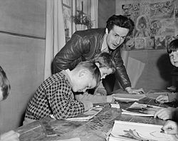 Jens Bjørneboe opettaa Rudolf Steiner -koulussa Oslossa 1952.