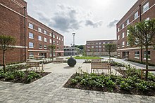 Колледж Джона Сноу в Дареме - central courtyard.jpg