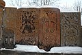 English: Khachkars. Français : Khatchkars.