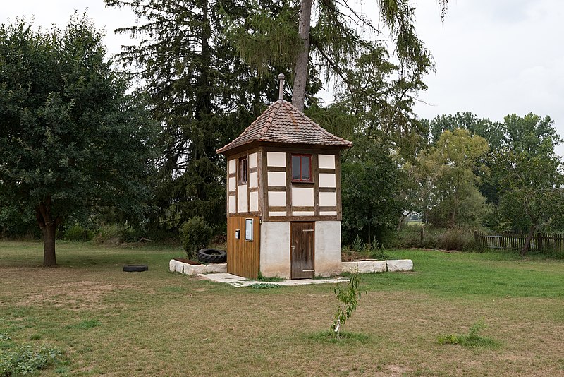 File:Klosterstraße, Pavillion Auhausen 20180831 001.jpg