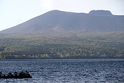 支笏湖と樽前山（2009年10月）