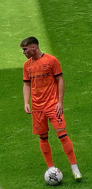 <span class="mw-page-title-main">Leif Davis</span> English footballer (born 1999)