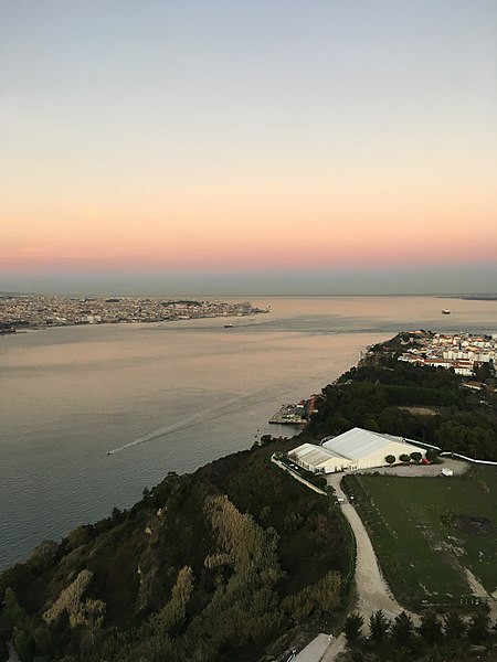 File:Lisboa -i---i- (25276458208).jpg