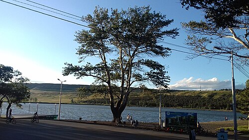 Лиси тбилиси. Lisi Lake Тбилиси. Лисье озеро Тбилиси. Lisi Green Town Тбилиси. Озеро Лиси Тбилиси фото.