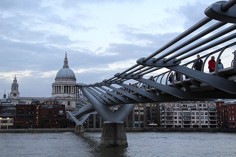 File:London - Millennium Bridge (1).jpg