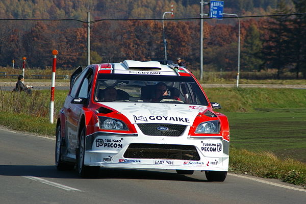 Companc driving on a road section of the 2007 Rally Japan.