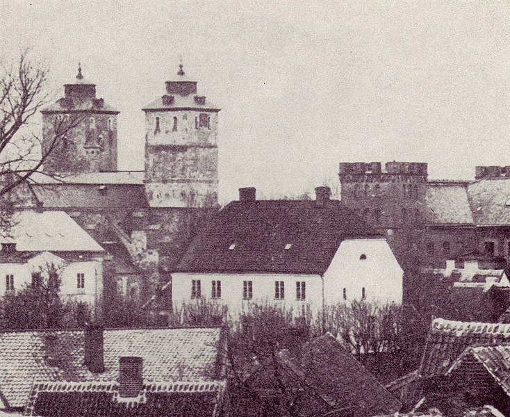 Fil:Lund, Herrehuset med domkyrkan och AF i bakgrunden 1860-tal.jpg
