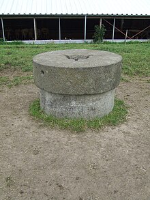 The millstone marking the top of Møllehøj