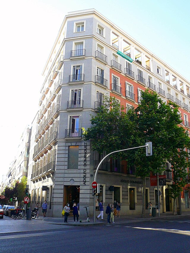 File:Calle-serrano-madrid-290510.jpg - Wikimedia Commons