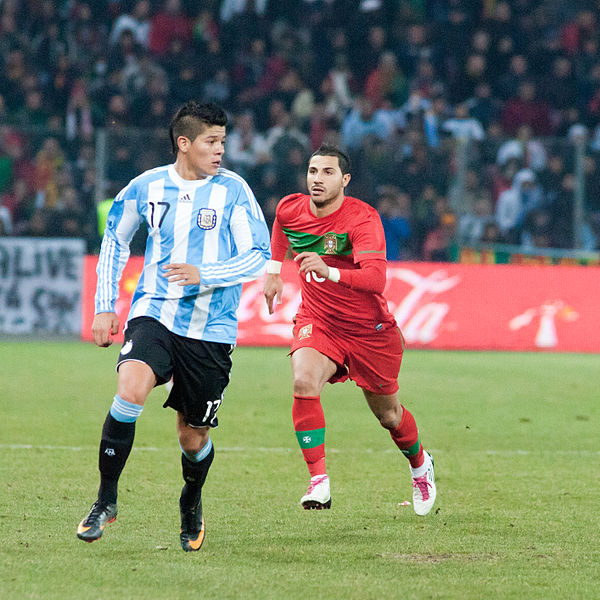 File:Marcos Rojo (L), Ricardo Quaresma (R) – Portugal vs. Argentina, 9th February 2011.jpg