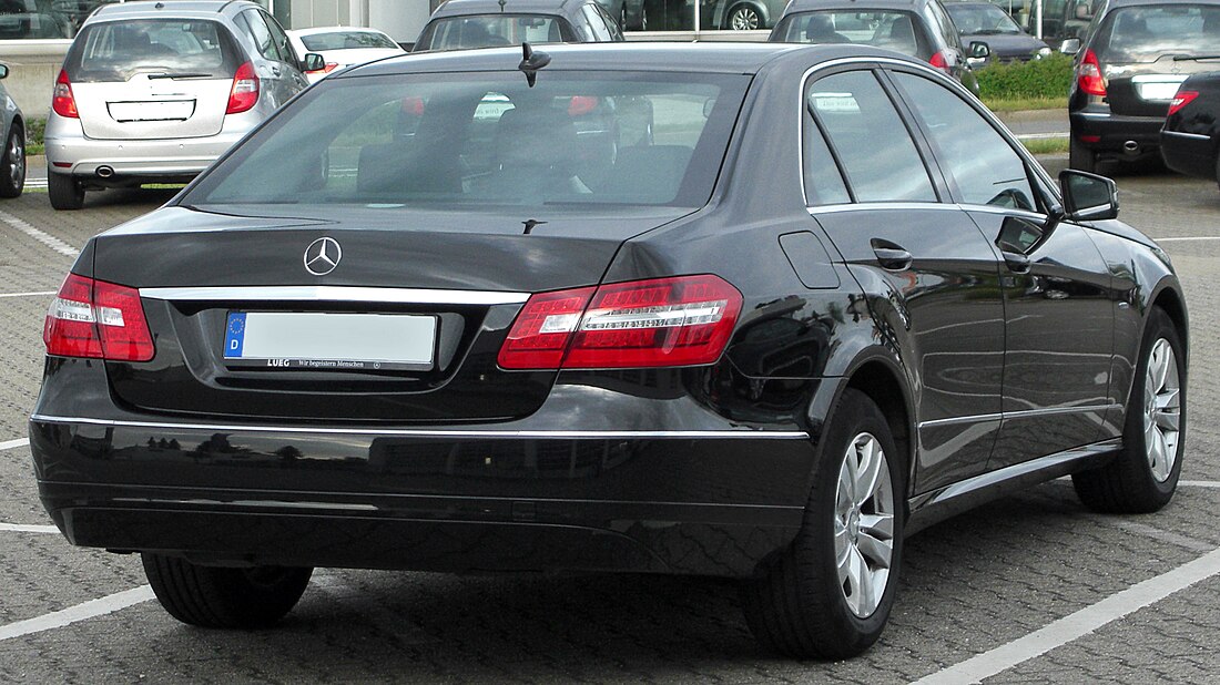 File:Mercedes E 200 CDI BlueEFFICIENCY Avantgarde (W212) rear 20100621.jpg