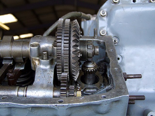 File:Merlin engine camshaft drive (6064286417).jpg - Wikimedia Commons