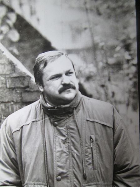 File:Mikola Shabovich - near Belarussian Press House - Minsk city - 1996 AD.JPG