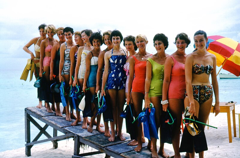 File:Miss Heron Island contestants 1960.jpg