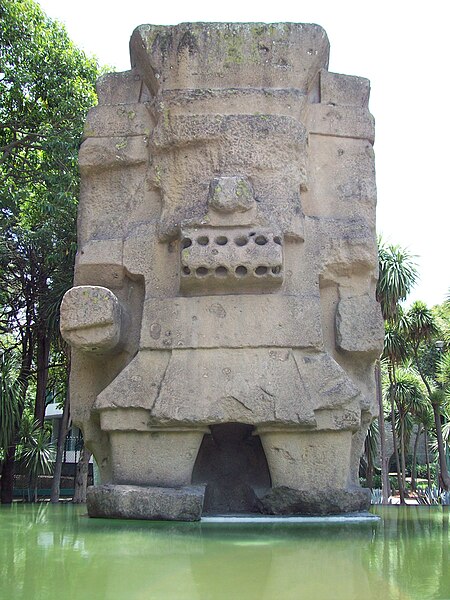 File:Monolito de Tláloc, Museo Nacional de Antropología.jpg