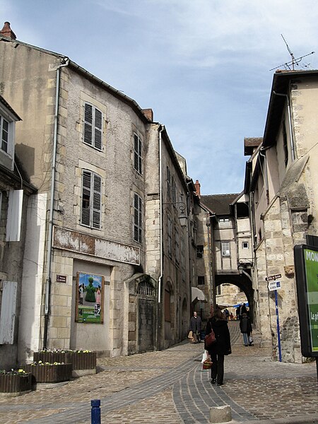 File:Montluçon passage du Doyenné 1.jpg