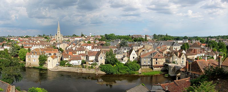 File:Montmorillon pano.jpg