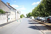 Rue centrale de Montreuil-en-Touraine (France).