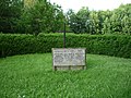 Monument et lieu du dépot des cendres des cadavres du camp de concentration de Mauthausen]]