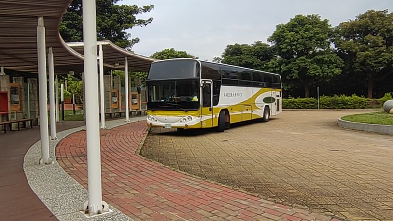 File:NYCU School Bus Hakka-THSR Line 2022-09-06 at Chupei Campus.png