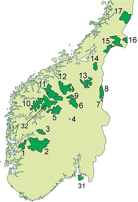 Location of Dovrefjell national parks (9 and 12) among other national parks in southern Norway.