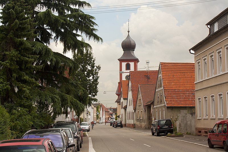 File:Neckarhausen Hauptstrasse 20100726.jpg