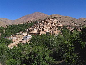 نمایی از روستای دیزباد