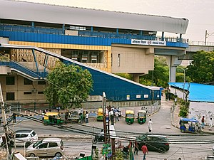 Okhla Vihar metro station (Delhi).jpg