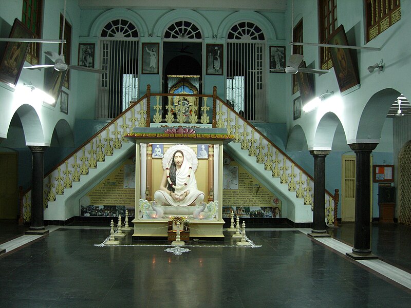 File:Old Shrine Prayer Hall.JPG