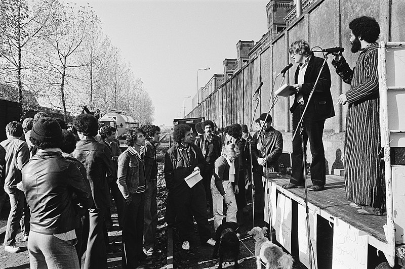 File:Openbaar Amsterdams abatoir in staking manifestatie om actie kracht bij te zett, Bestanddeelnr 930-5209.jpg