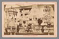 Opstelling van producten van kristal geproduceerd door Baccarat, op de Wereldtentoonstelling van 1878 in Parijs Christalleries de Baccarat (titel op object) Exposition Universelle de 1878 (serietitel op object), RP-F-F19698.jpg
