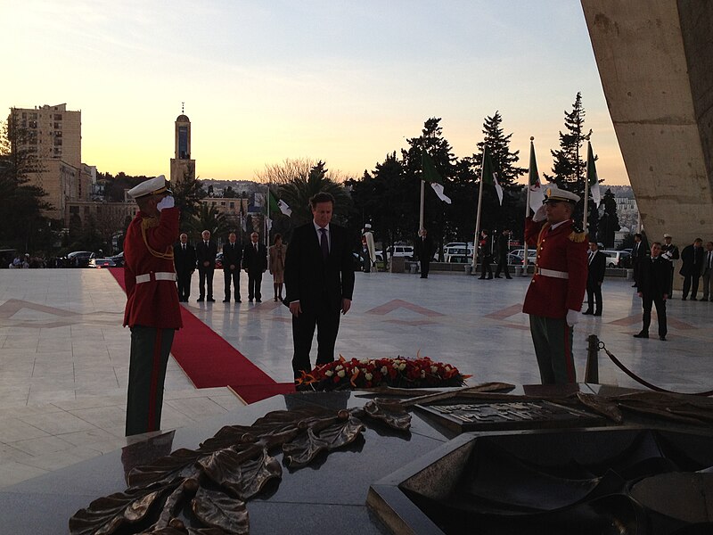 File:PM lays a wreath at Martyrs Monument in Algiers (8431378797).jpg