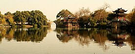 Pagoda on Lake (2514).jpg