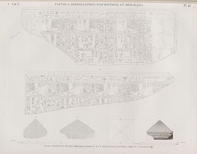 Pl.48 - Plan, coupes et détails hiéroglyphiques d'un monolithe égyptien, trouvé à Damiette (Damietta)