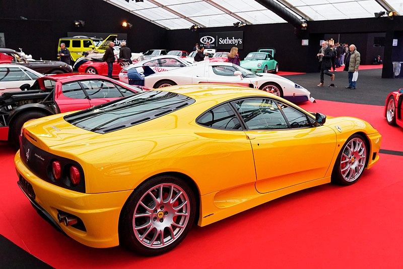 File:Paris - RM Sotheby’s 2018 - Ferrari 360 challenge stradale - 2004 - 003.jpg