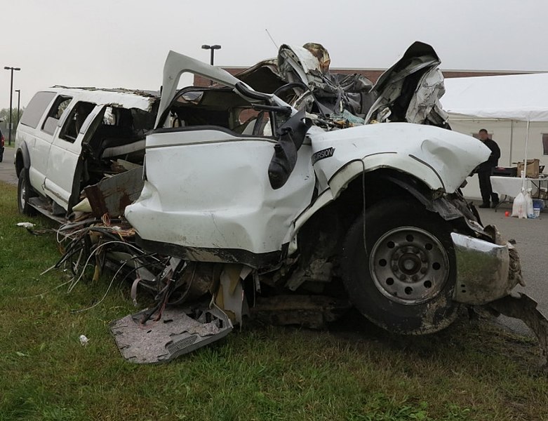 File:Passenger side of the vehicle in the Schoharie limousine crash.jpg