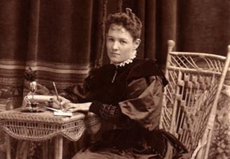 Photograph of Grace Hudson, c. 1895.jpg