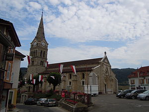 Place de l'église - Saint-Geoire-en-Valdaine.JPG