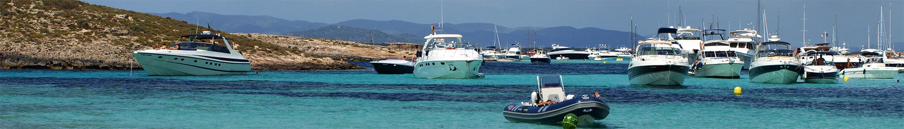 Playa de ses Illetes ، Formentera banner.jpg