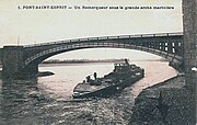 Schlepper unter der Pont Saint-Esprit