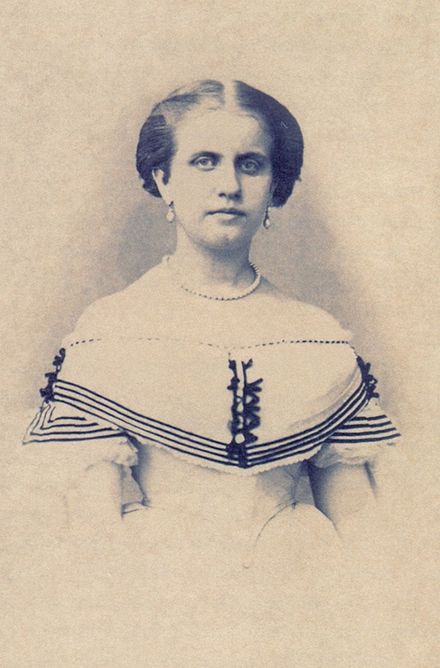 Princess leopoldina around 1864.jpg