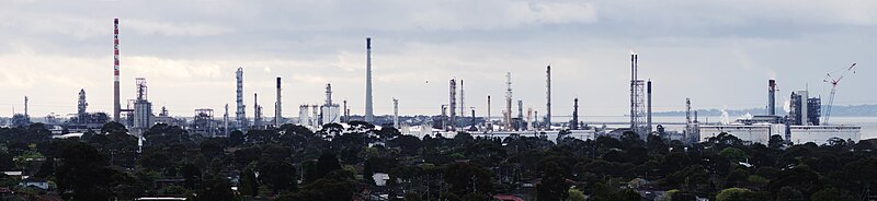 File:Refinery-from-hwy.jpg