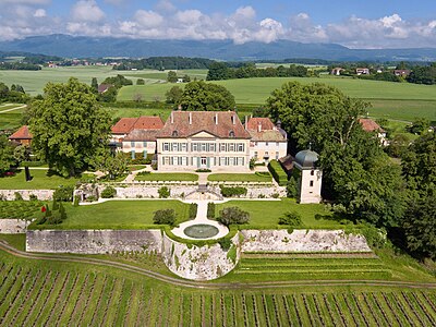 Le château actuel, façade sud.