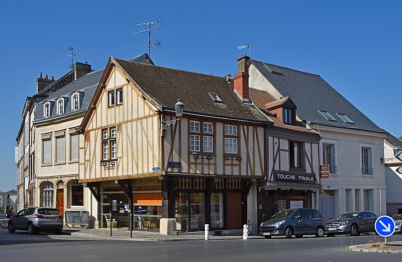 File:Reims 22-24 Place Saint-Timothée 016 8000.jpg