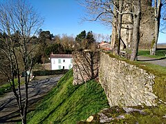 Remparts ouest du château-fort (tour la plus au sud).