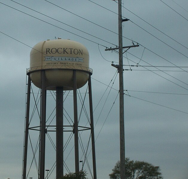 File:RocktonVillageIllinoisWaterTower.jpg